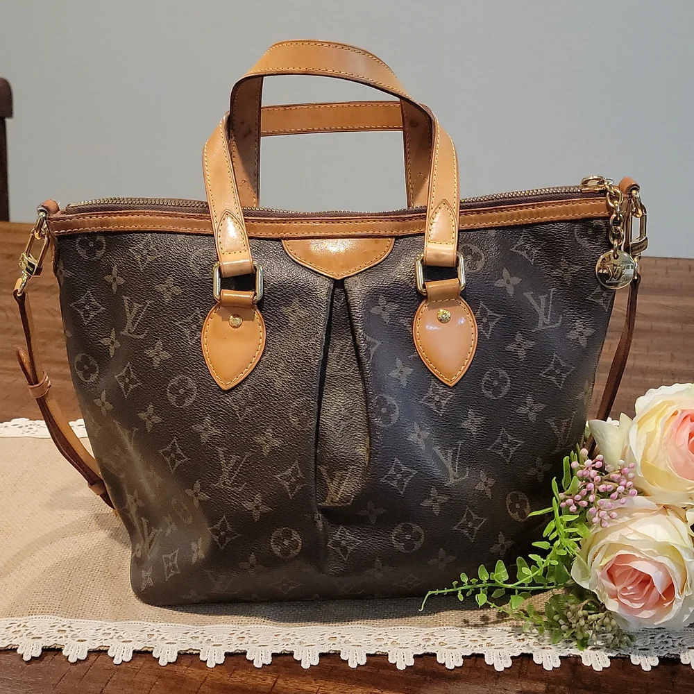 🎉SOLD🎉  Authentic Louis Vuitton Palermo MM bag - Picture 2 of 15